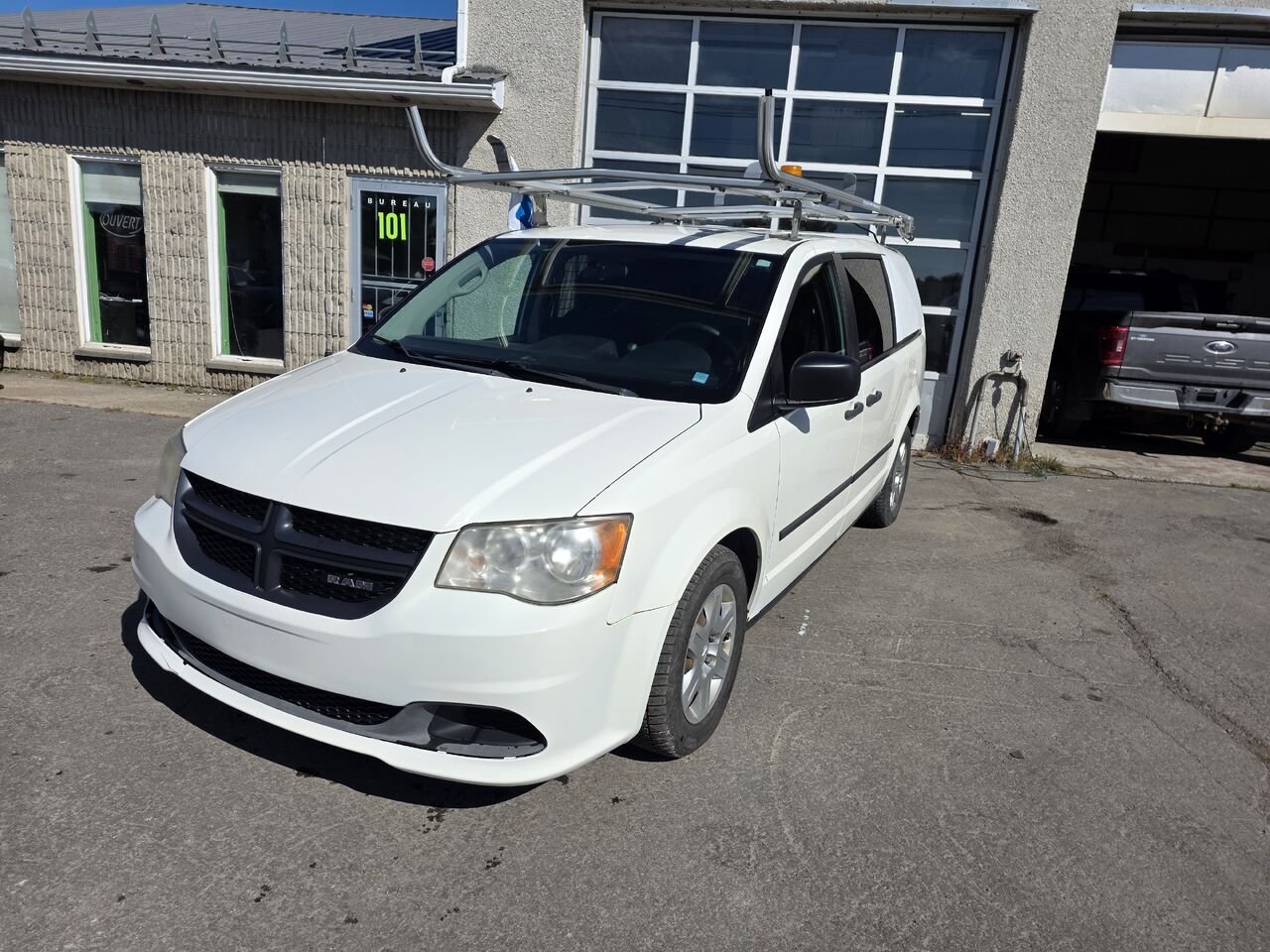 2013 Ram Fourgon cargo White  - photo #0