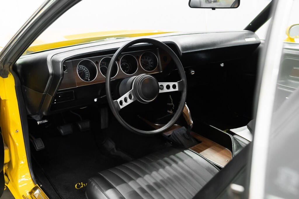Dodge Challenger 1972 Jaune Montréal - photo #11