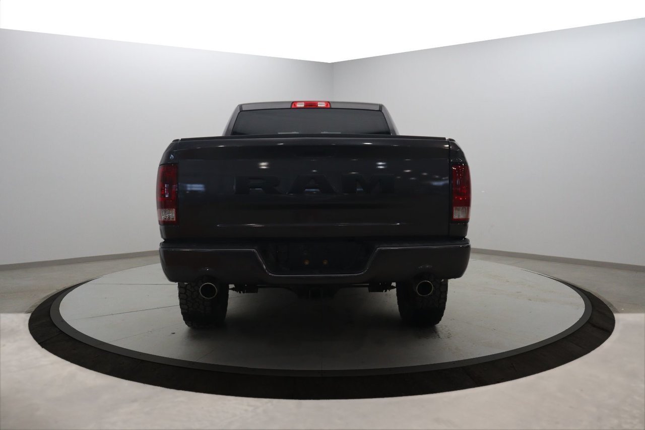 2020 Ram 1500 Classic VIN 3C6RR7KT4LG183911 Grey Chicoutimi - photo #4