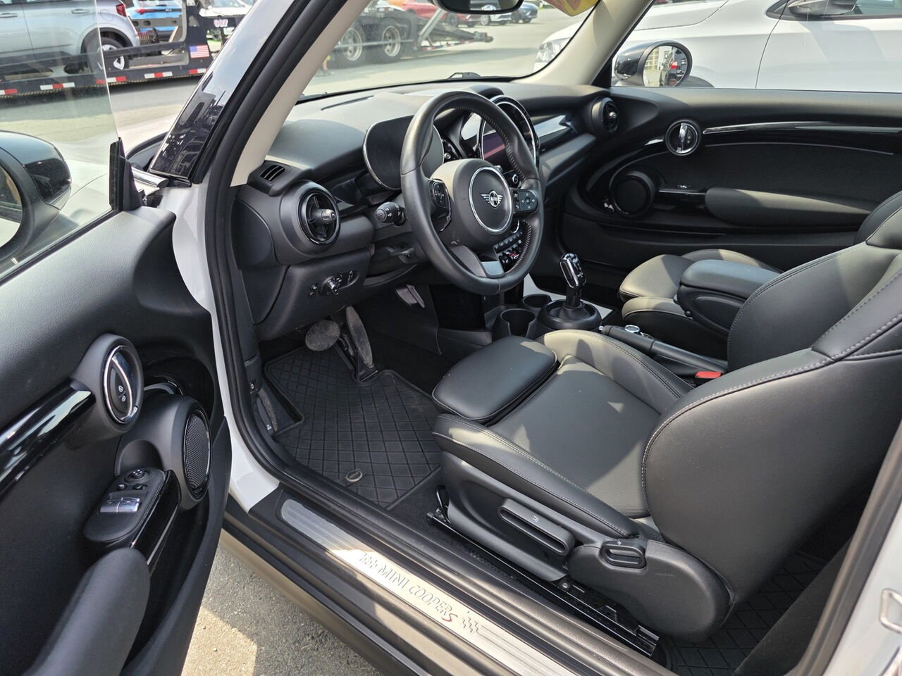 2024 MINI 3 Door Cooper S Rouyn-Noranda - photo #30