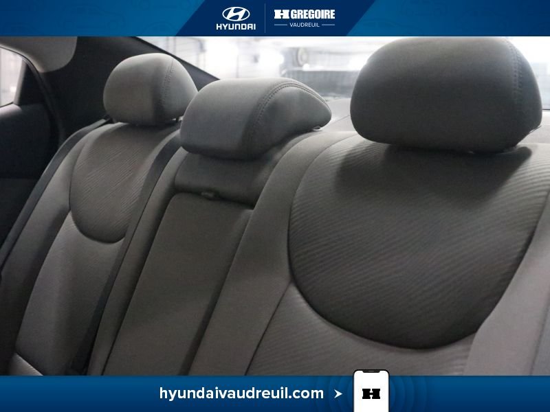 Hyundai Elantra YS42 | Berline 4 portes, boîte automatique, GL 2013 Gris Laval - photo #18
