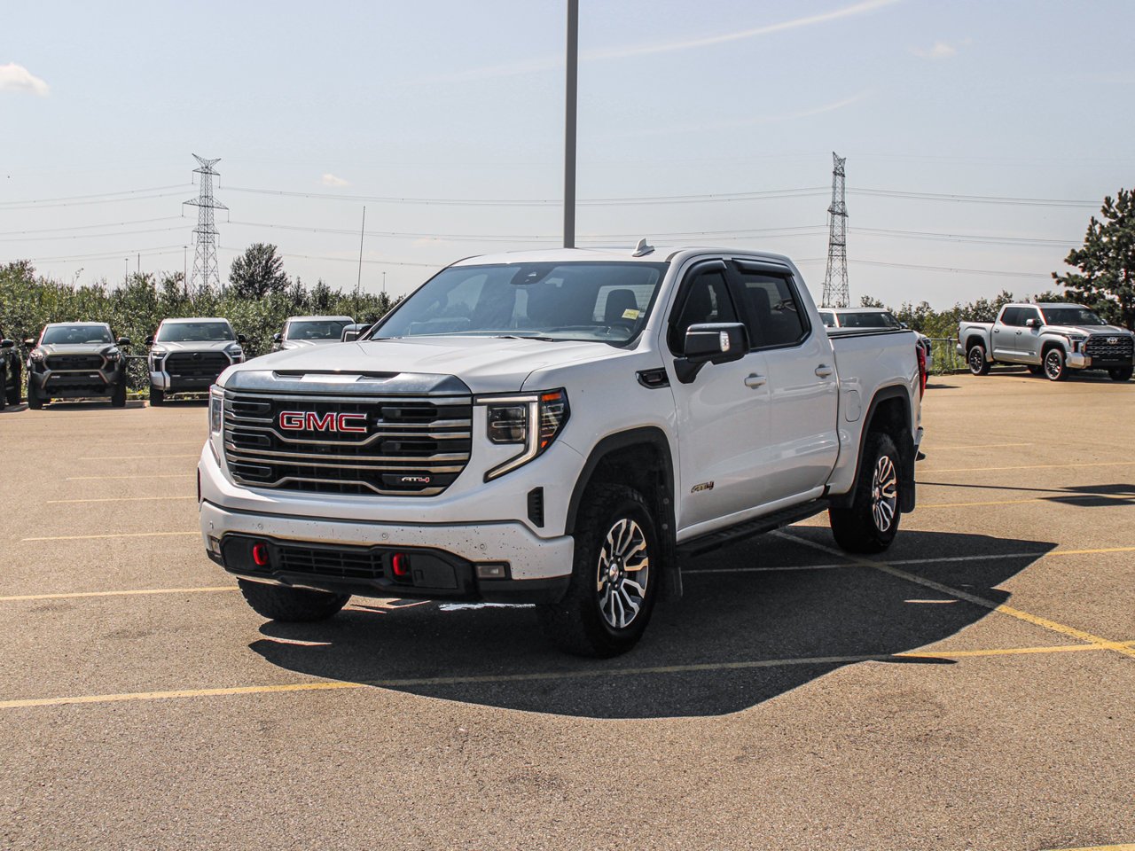 2022 GMC Sierra 1500 4WD Crew Cab 147 AT4 White Sherwood Park - photo #3