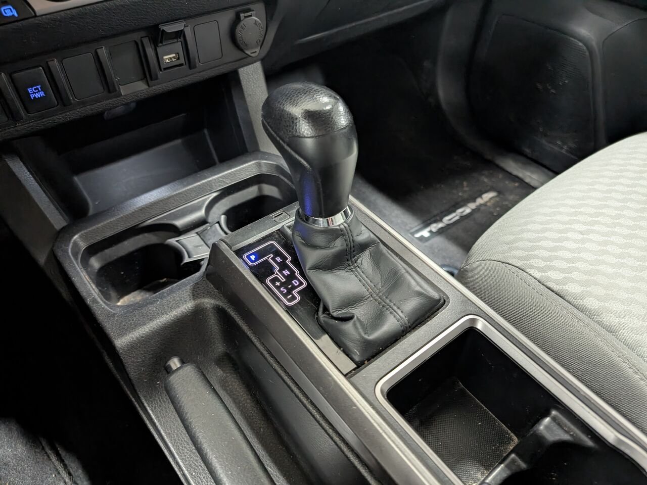 2023 Toyota Tacoma 3TYDZ5BN1PT031590 White Sherbrooke - photo #20