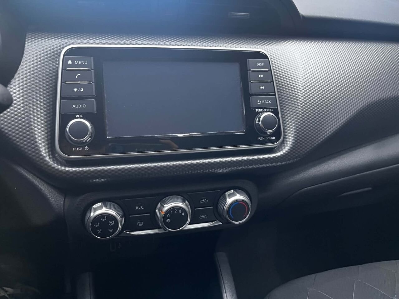 2020 Nissan Kicks White Blainville - photo #18