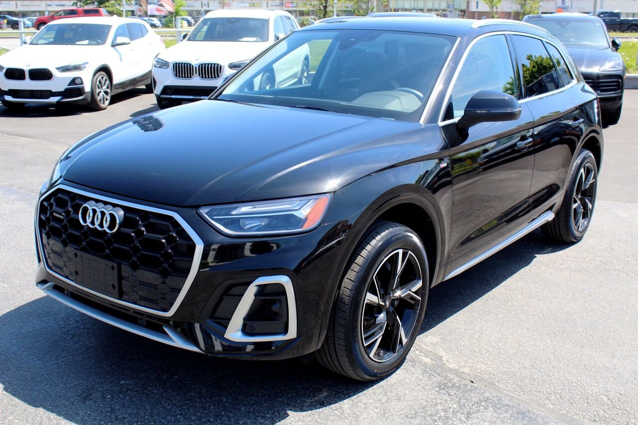 Audi Q5 VIN: WA1EABFY3N2063336 2022 Noir Sainte-Rose - photo #1