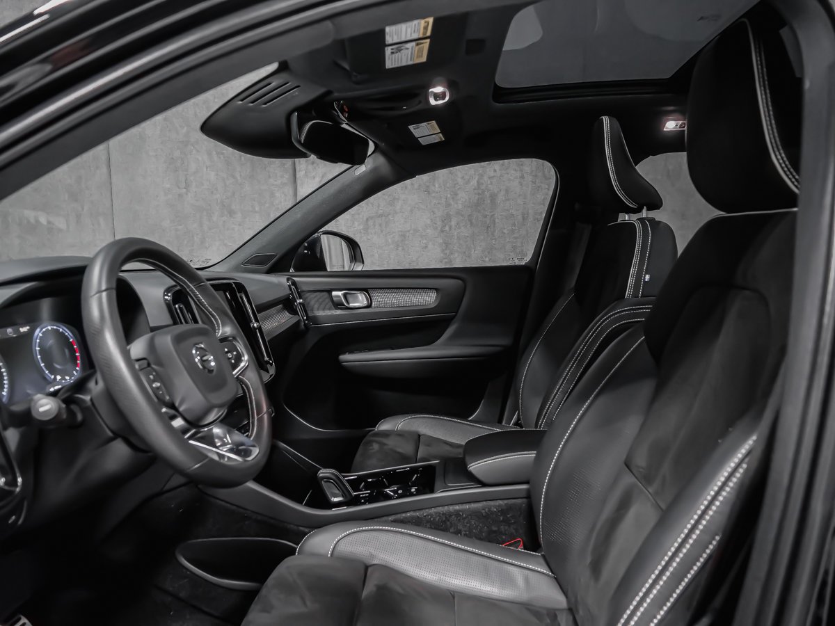 2021 Volvo XC40 T5 R-DESIGN ADVANCED Black Montreal - photo #10
