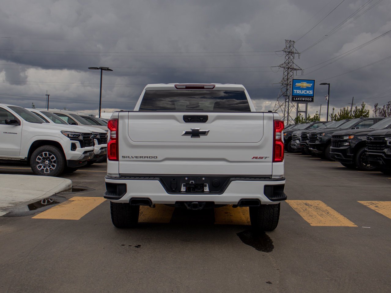 2024 Chevrolet Silverado 1500 4WD Crew Cab 147 RST White Sherwood Park - photo #8