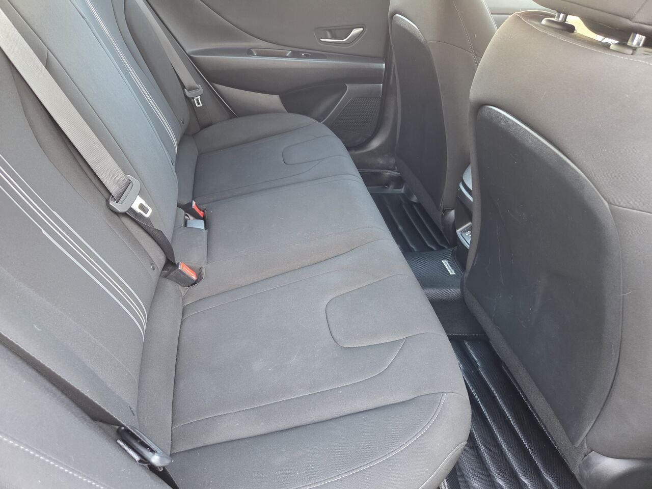 2024 Hyundai Elantra White Rouyn-Noranda - photo #11