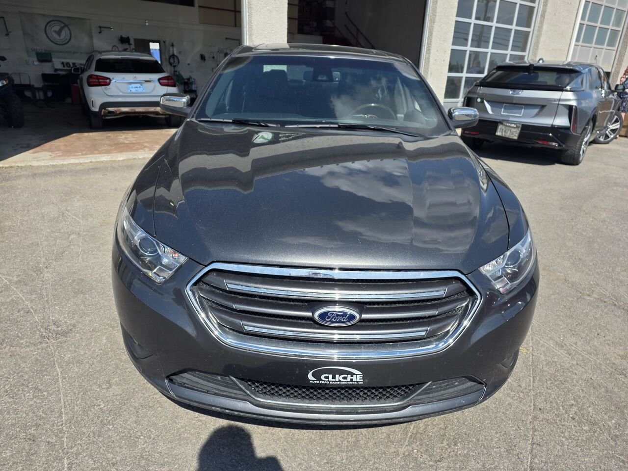 2016 Ford Taurus Black  - photo #8