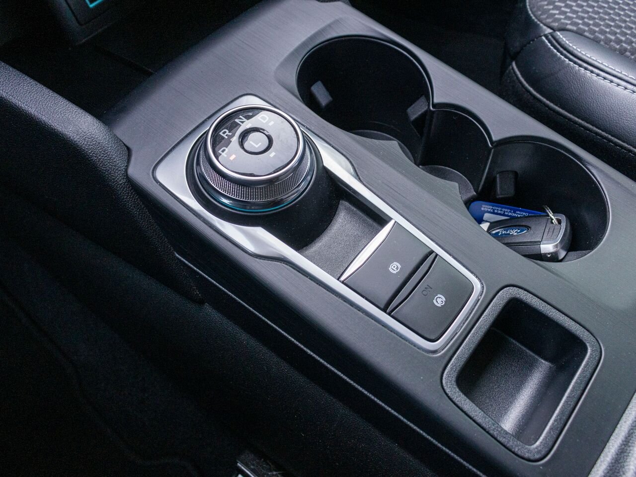 2023 Ford Escape VHR TA White Châteauguay - photo #16