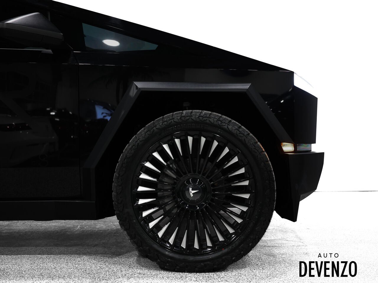 Tesla Cybertruck 2024 Argent Saint-Eustache - photo #5