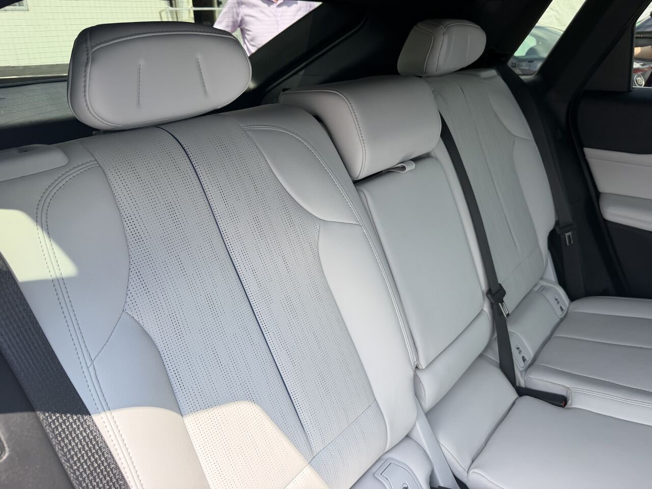 Cadillac LYRIQ LUXURY AWD FINANCEMENT À PARTIR DE 0.99% 2024 Argent Laval - photo #15
