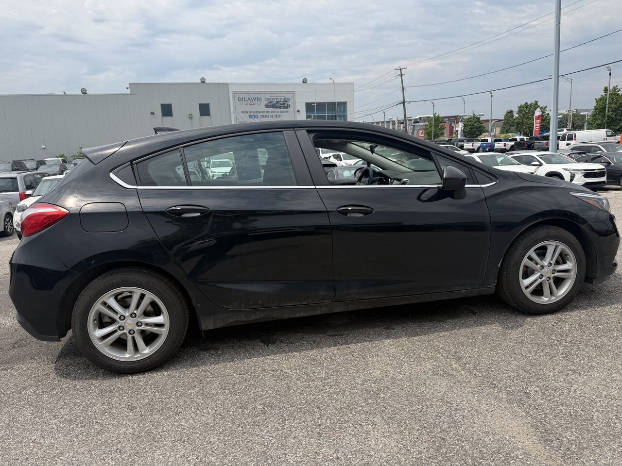CHEVROLET CRUZE LT LT 1.4L à hayon 4 portes avec 1SD 2017 Noir Gatineau - photo #10
