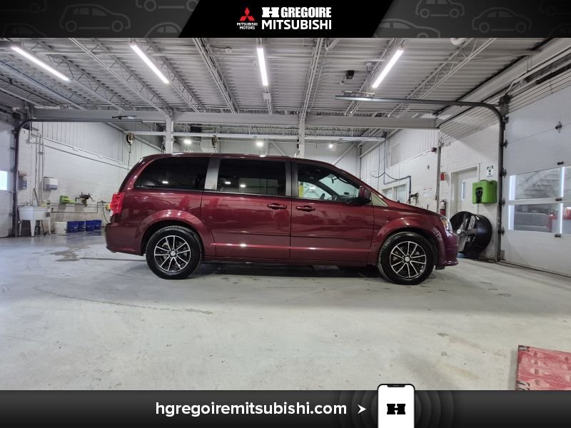 2016 Dodge GR Caravan Red Laval - photo #10