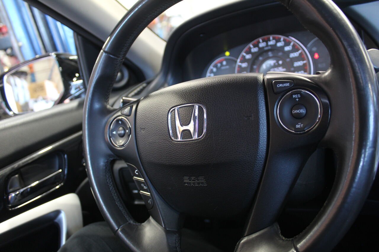 2013 Honda Accord Coupe VIN: 1HGCT1B85DA801943 Black Sainte-Rose - photo #12