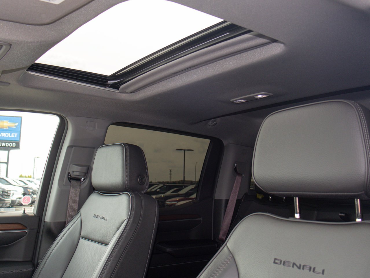 2024 GMC Sierra 1500 4WD Crew Cab 147 Denali White Sherwood Park - photo #19