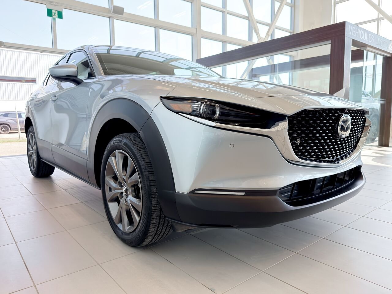 2023 Mazda CX-30 Silver Notre-Dame-des-Prairies - photo #2