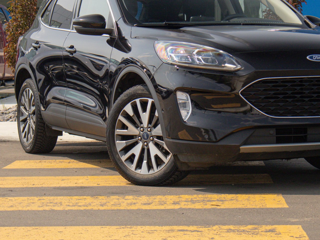 2020 Ford Escape Titanium Hybrid AWD Black Sherwood Park - photo #5