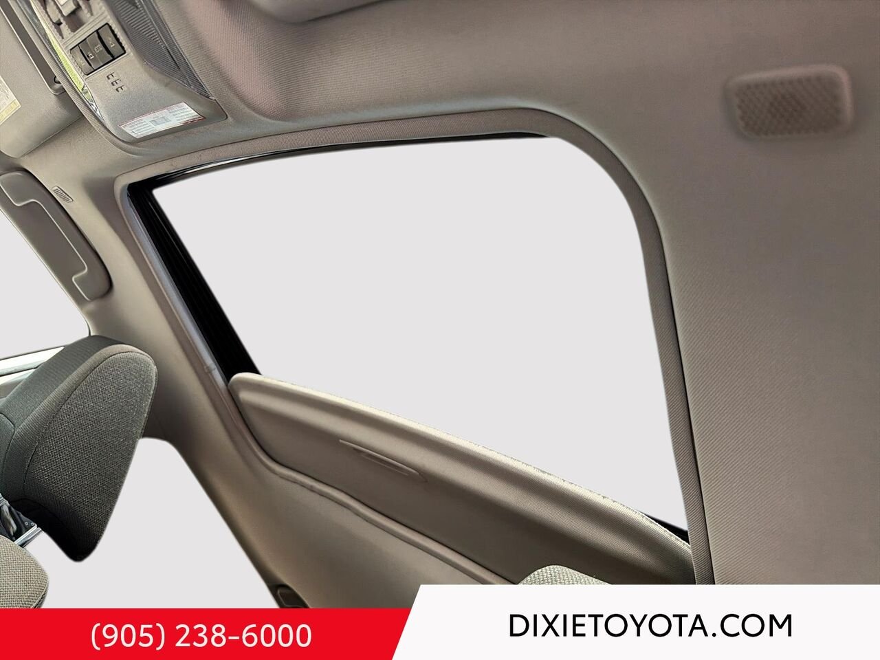 2024 Toyota RAV4 Hybrid XLE AWD / CLEAN CARFAX / HEATED SEATS / MOONROOF / ALLOY WHEELS / CARPLAY AND ANDROID AUTO Mississauga - photo #10
