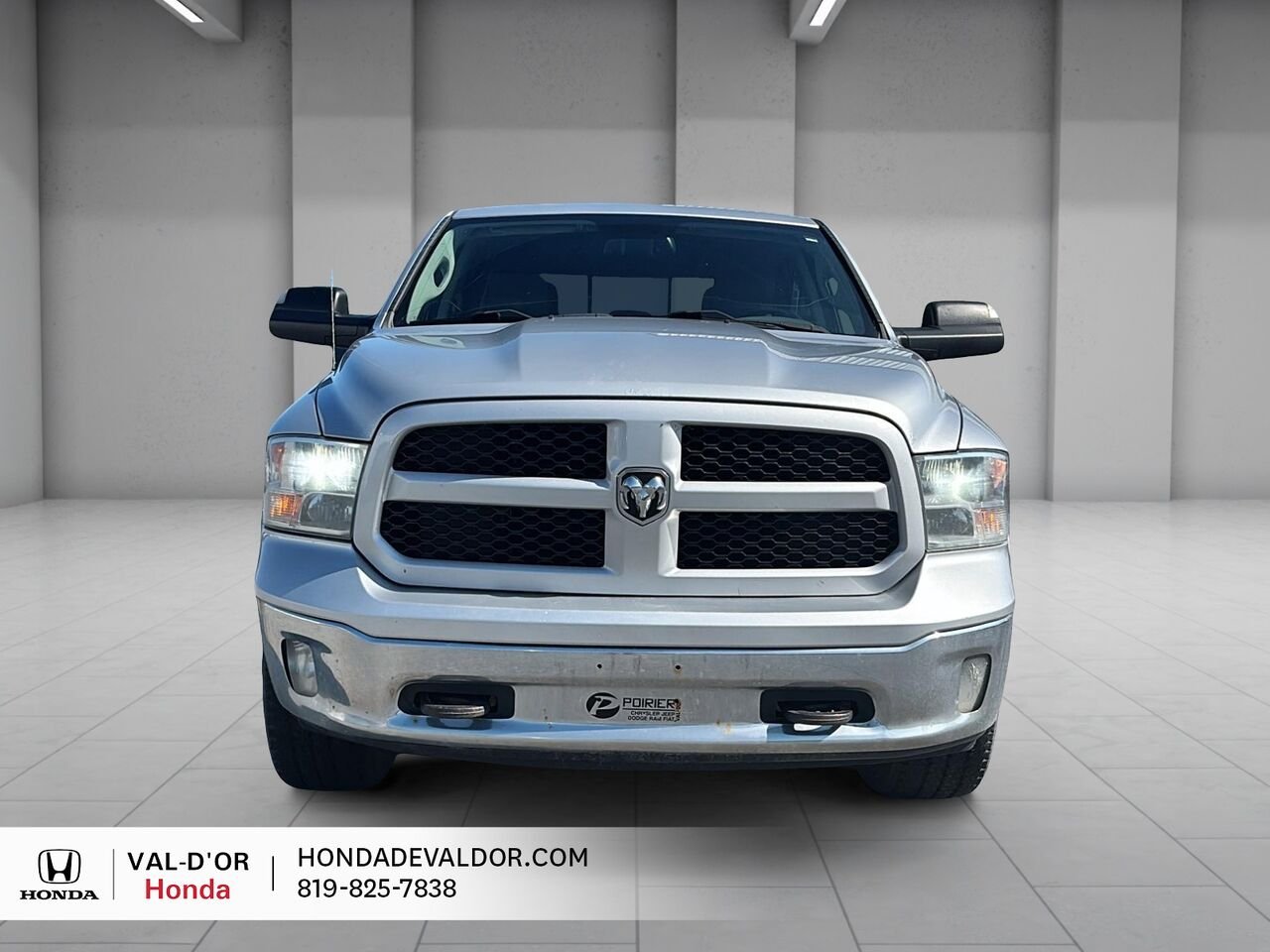 Ram 1500 Cabine multiplaces 4RM, 149 po Outdoorsman 2017 Argent Val-d'Or - photo #1
