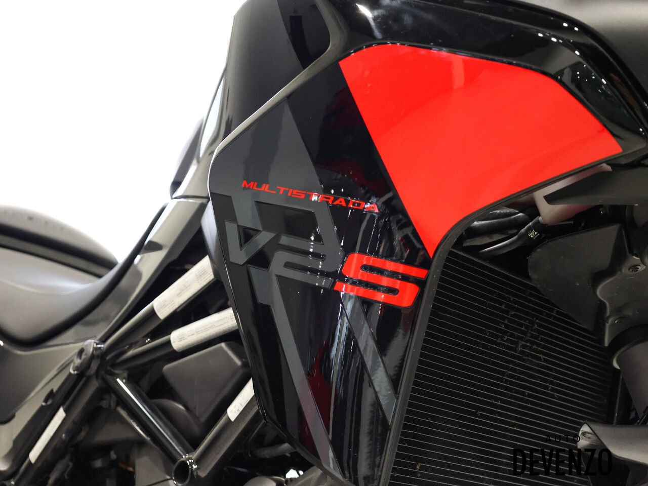 2024 Ducati Multistrada Black Saint-Eustache - photo #3