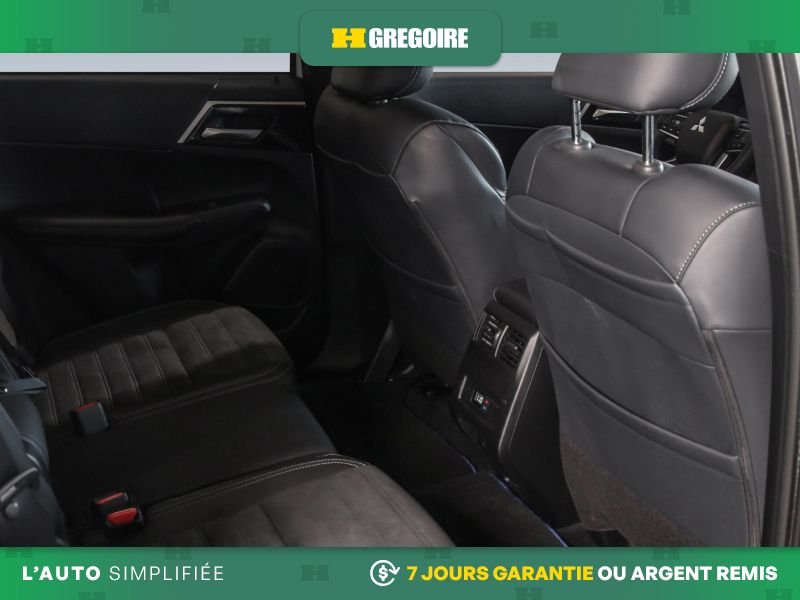 2025 Mitsubishi Outlander White Saint-Eustache - photo #29