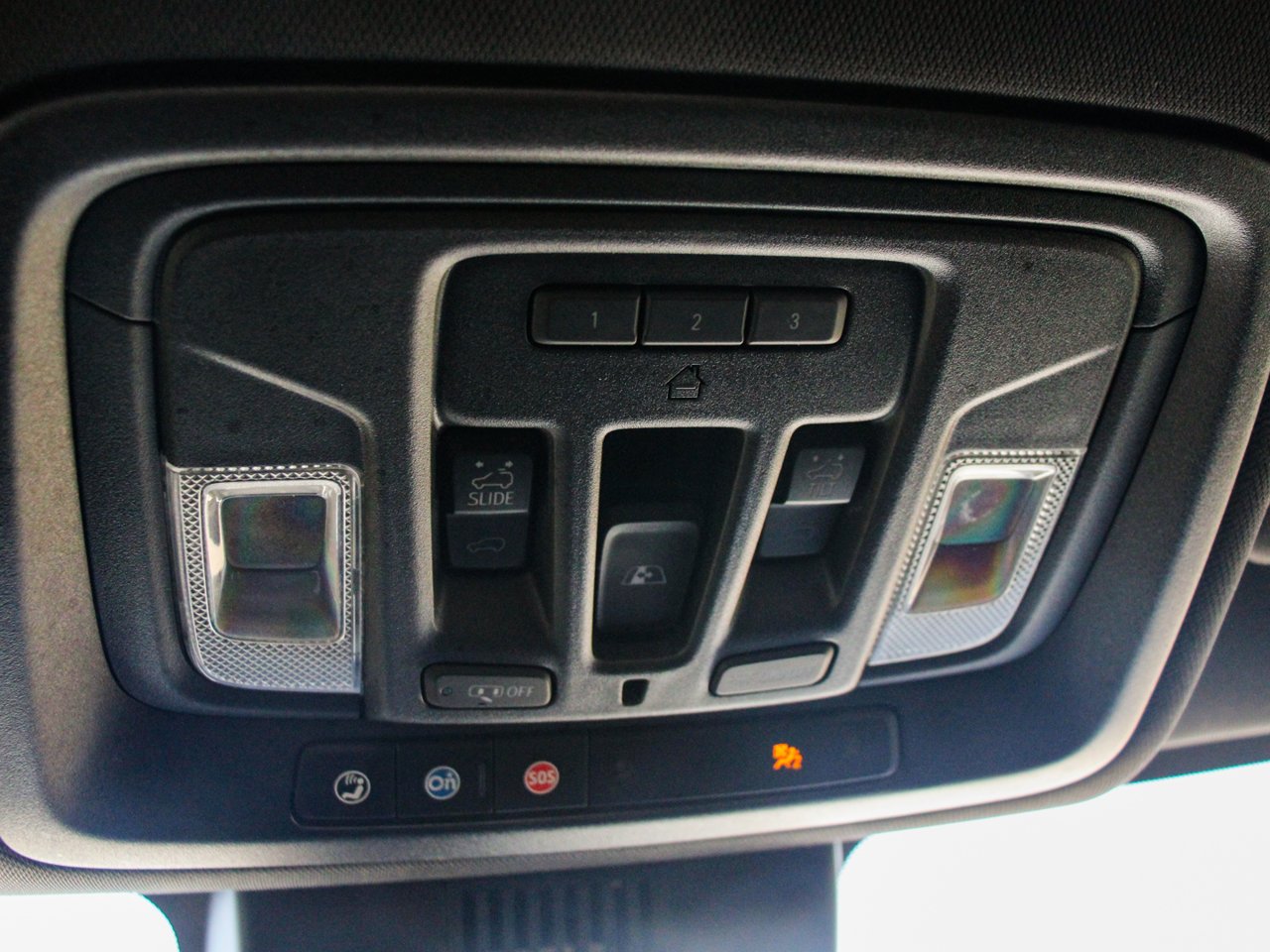 2022 GMC Sierra 1500 4WD Crew Cab 147 AT4 White Sherwood Park - photo #28