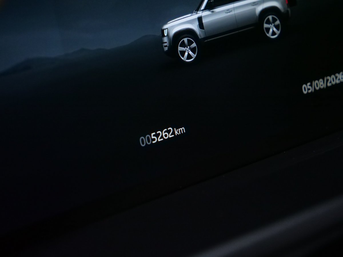 2026 Land Rover Defender X-Dynamic SE V8 Black Montreal - photo #24
