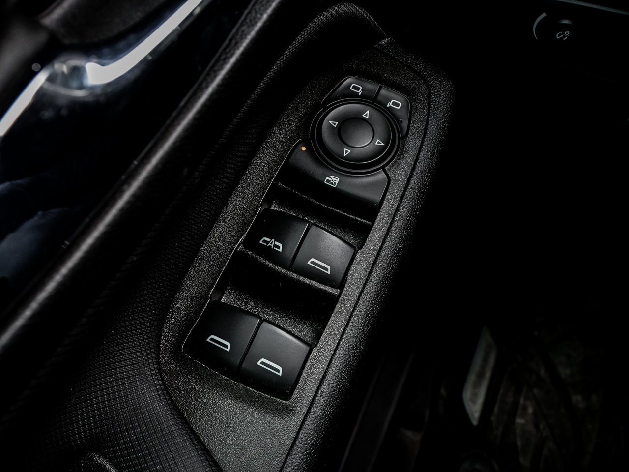 2023 Chevrolet Equinox AWD 4dr RS White Sherwood Park - photo #17