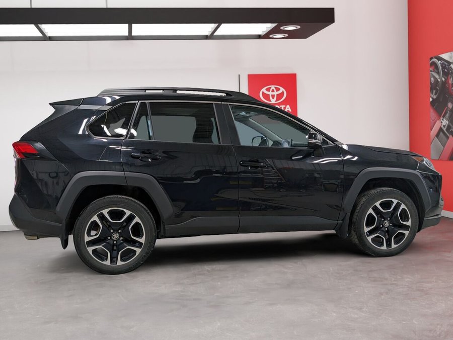 2021 Toyota RAV4 2021 Black