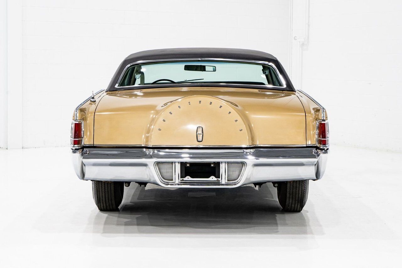 1969 Lincoln Continental Only 687 miles from new. Unrestored example **PRICE IN USD** Gold Montreal - photo #1
