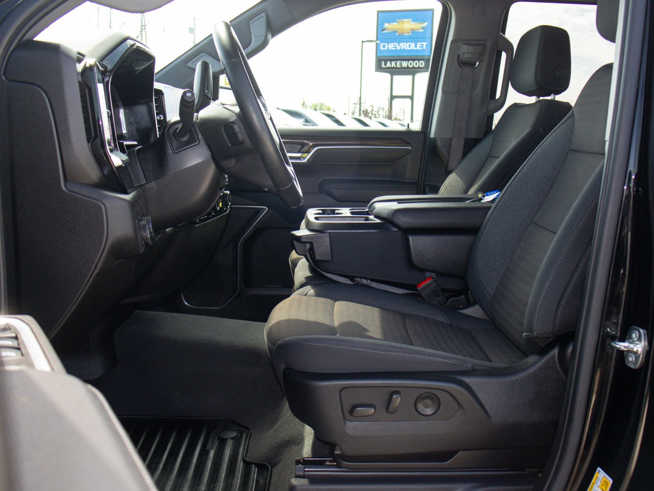 2025 Chevrolet Silverado 1500 4WD Crew Cab 147 LT Black Sherwood Park - photo #16