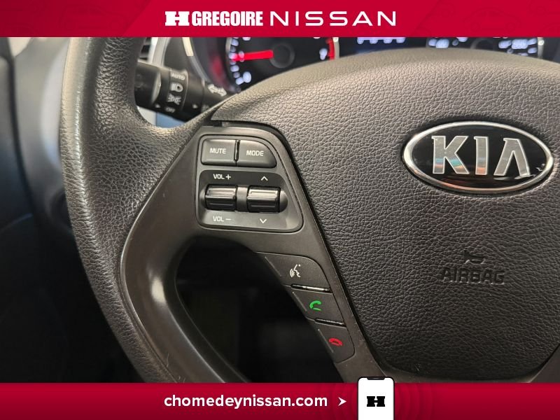 2017 Kia Forte Grey Laval - photo #17