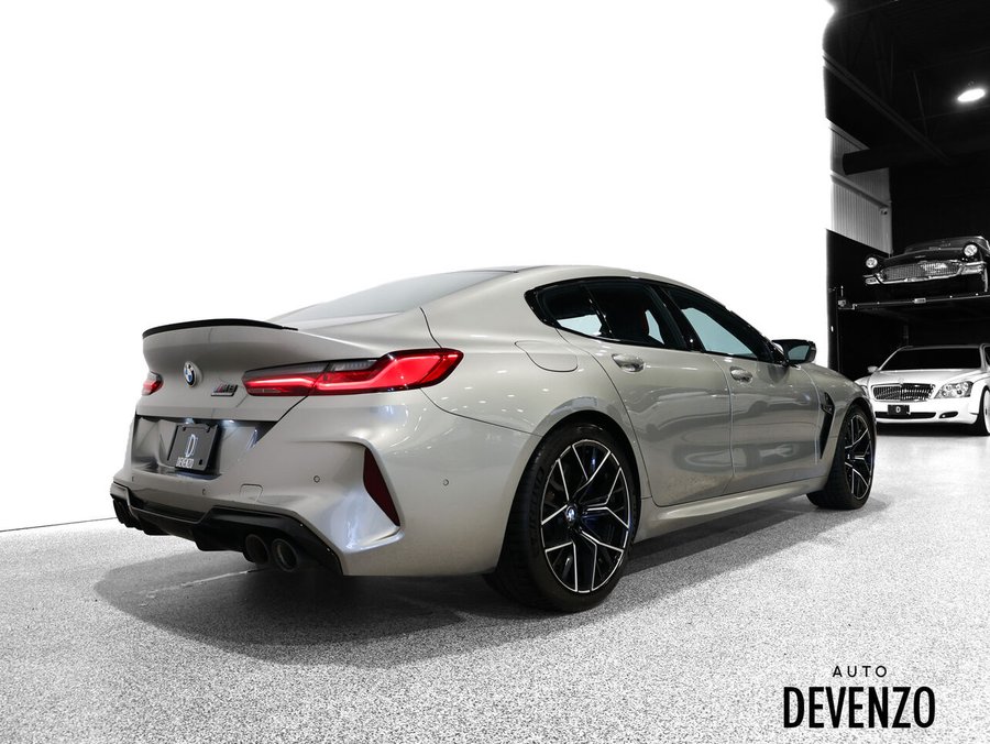 BMW M8 2021 2021 Gris