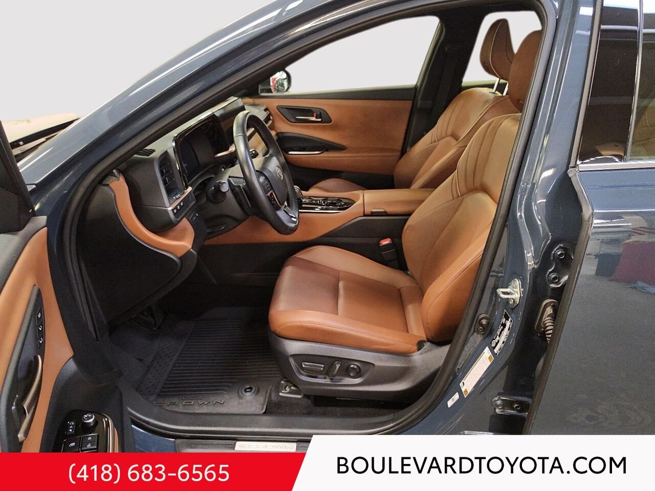 2025 Toyota Crown Signia 100029A-41 | LIMITED, AWD Storm Cloud Québec - photo #8