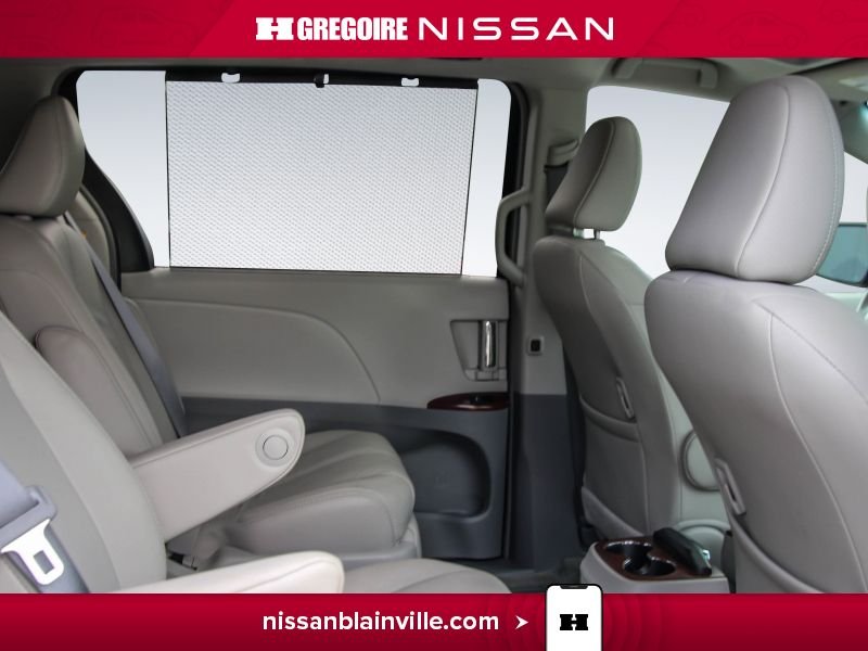 2013 Toyota Sienna Grey Saint-Eustache - photo #24