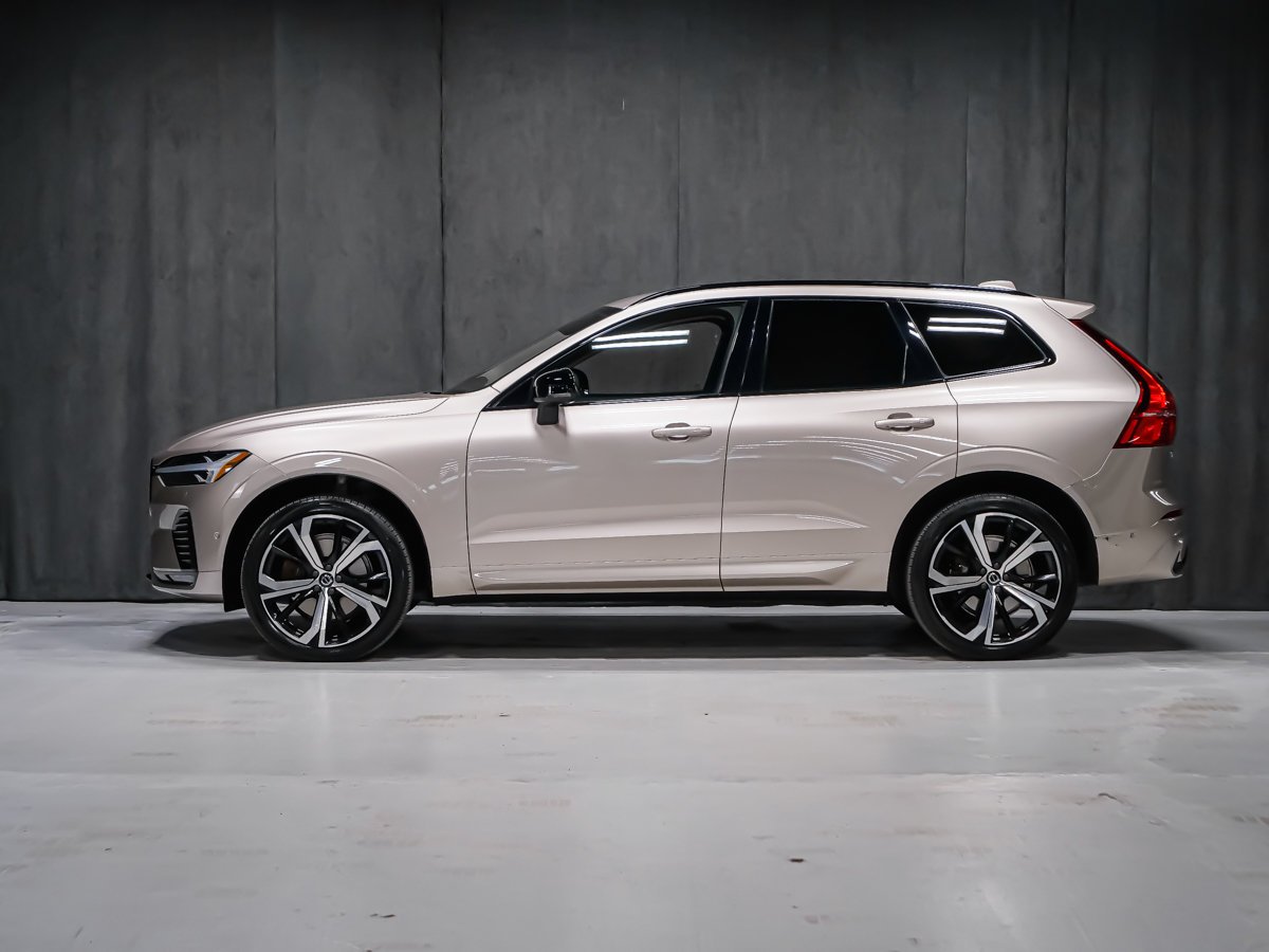 2023 Volvo XC60 Ultimate Dark Theme Purple Montreal - photo #2