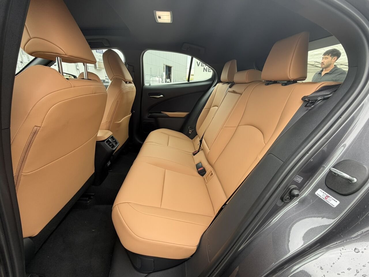 2025 Lexus UX UX 300h CAWD Beige Laval - photo #17