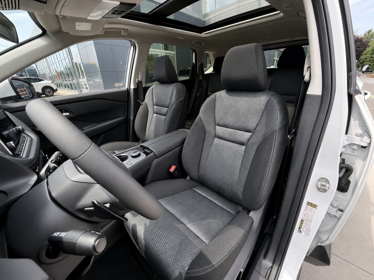 2026 NISSAN Rogue ROGUE SV TOIT OUVRANT Everest White Tricoat Pearl Châteauguay - photo #10
