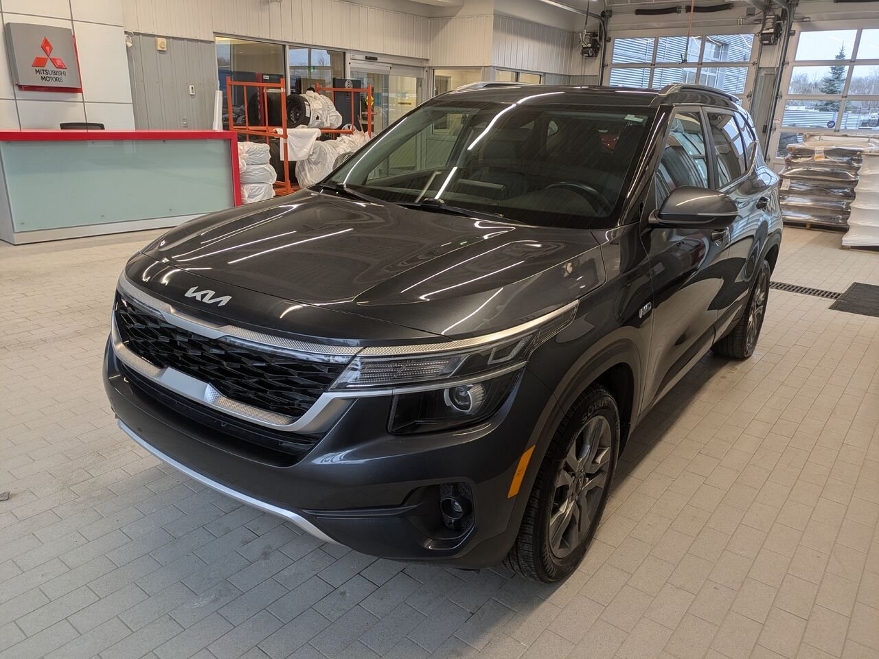 2022 Kia Seltos Black Gatineau - photo #1