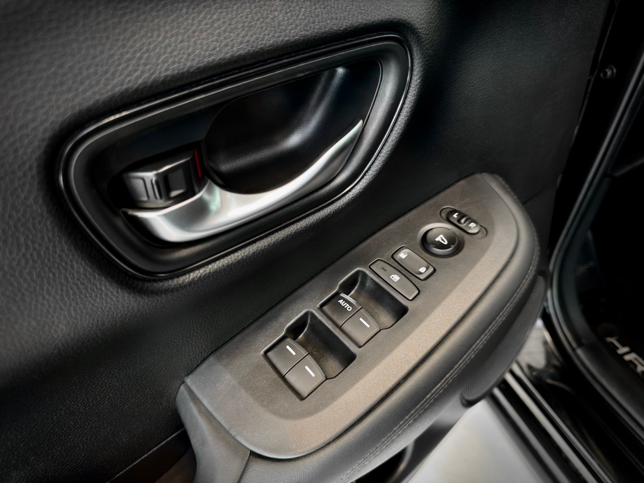 2024 Honda HR-V Black Notre-Dame-des-Prairies - photo #28