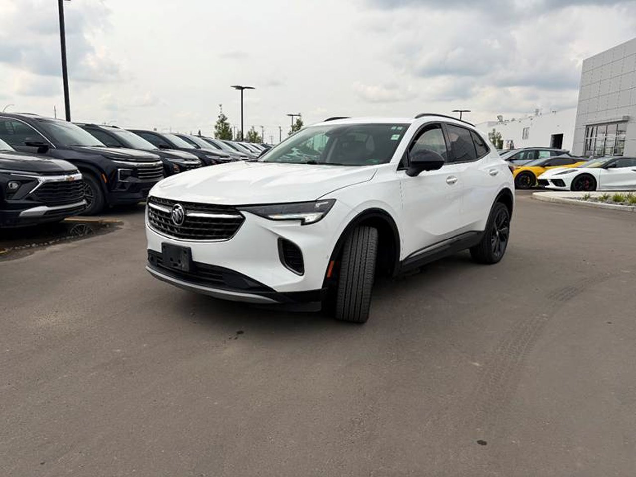 2022 Buick Envision AWD 4dr Essence White Sherwood Park - photo #2