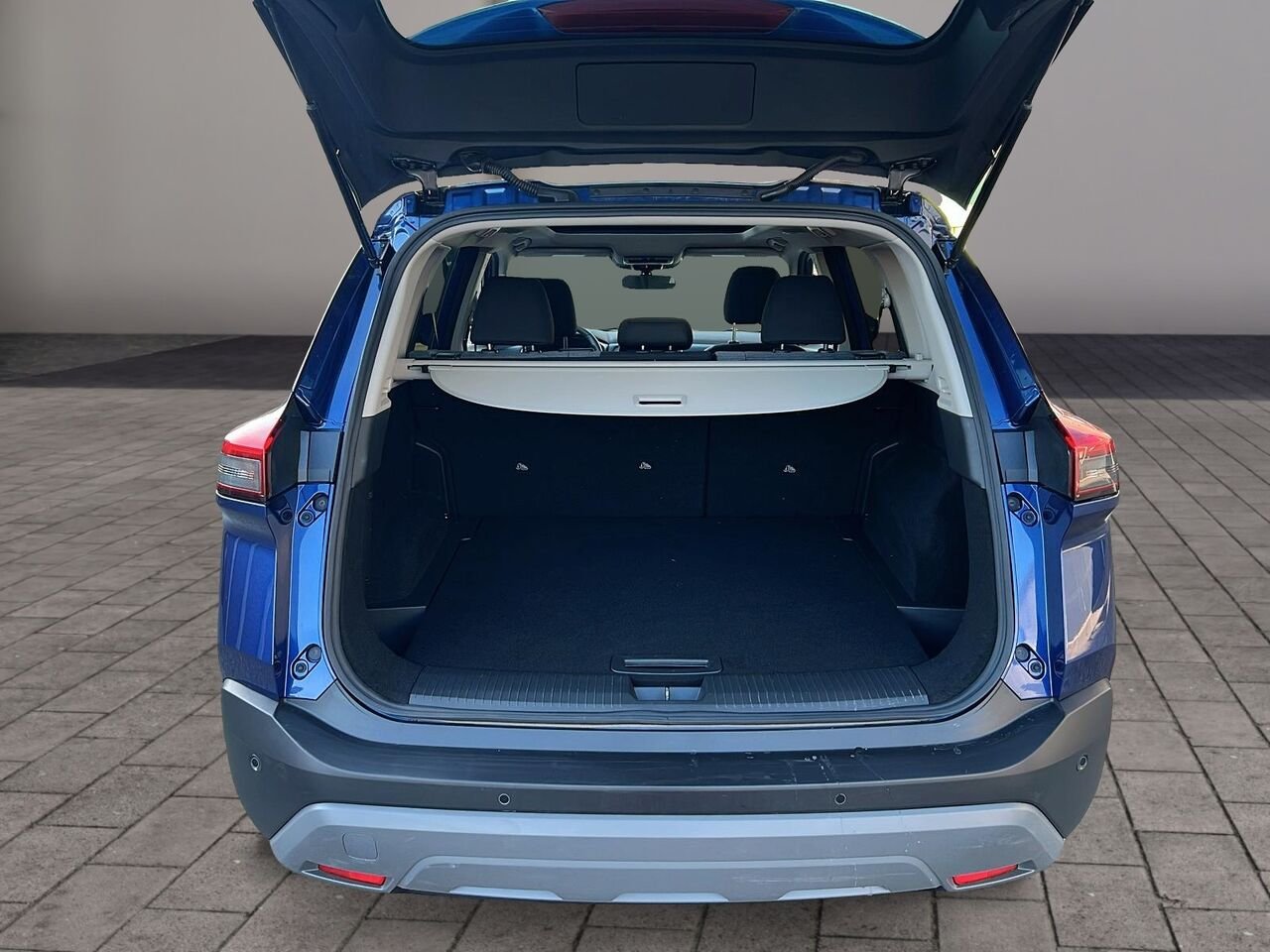 2023 Nissan Rogue SV TI Blue Québec - photo #5