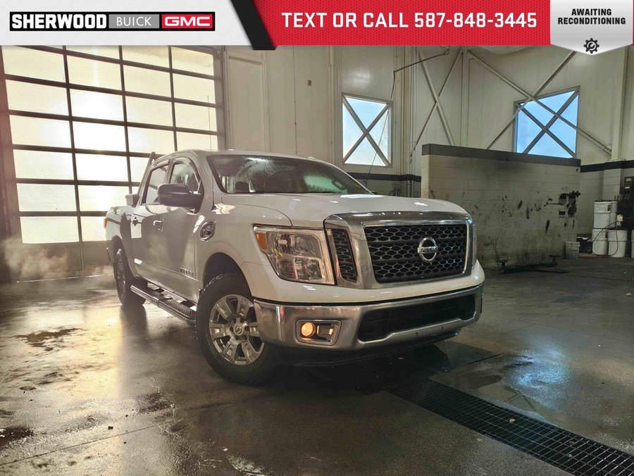 2017 Nissan Titan 2017 White