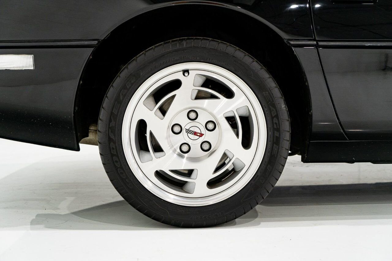 1990 Chevrolet Corvette ZR1 | PRIX EN USD Black Montreal - photo #44