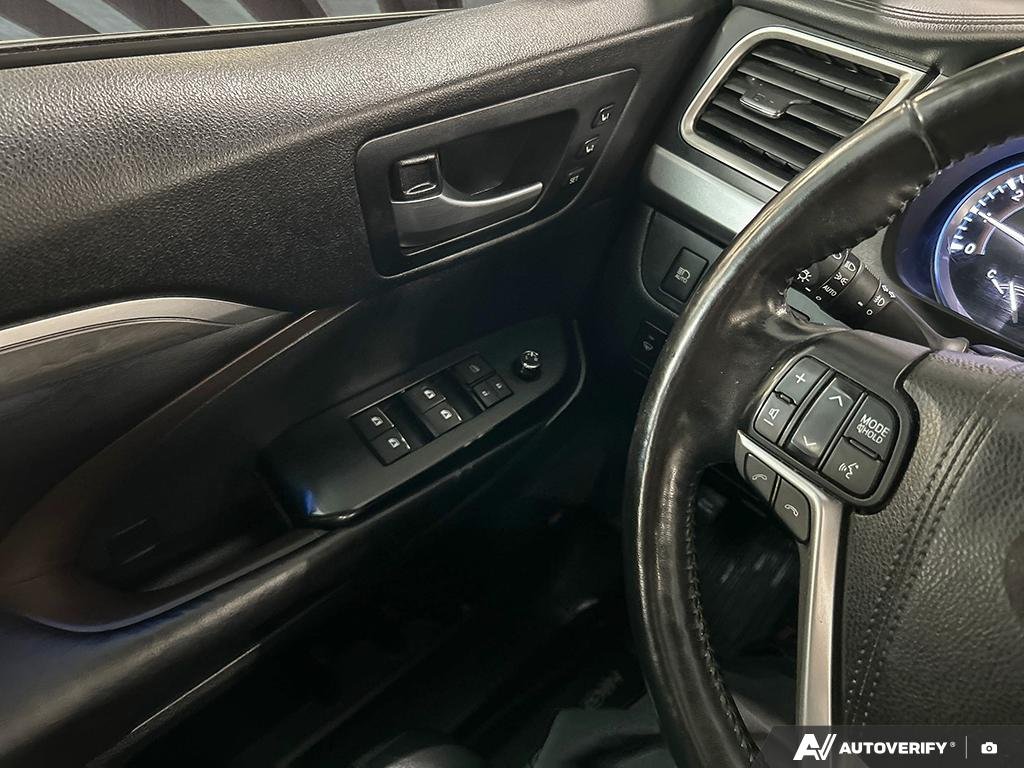 2017 Toyota Highlander 2601806A | Limited White Edmonton - photo #16