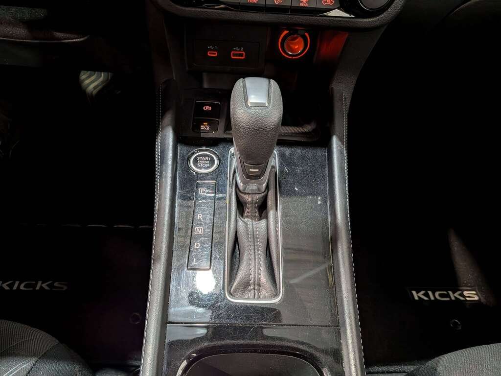 Nissan Kicks SV FWD 2024 Blanc Val-David - photo #25