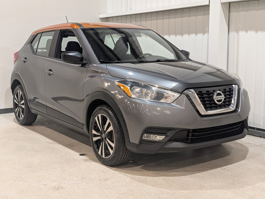 Nissan Kicks SV FWD 2018 Gris