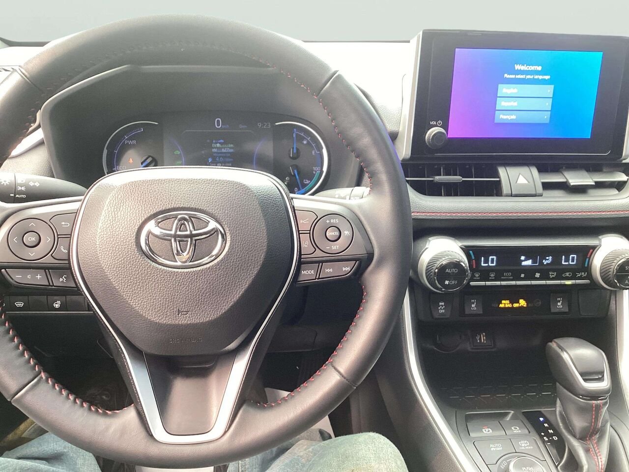 Toyota RAV4 hybride rechargeable 2025 Argent Gatineau - photo #11