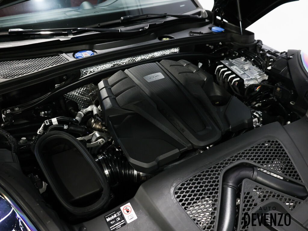 2025 Porsche Macan Black Saint-Eustache - photo #25